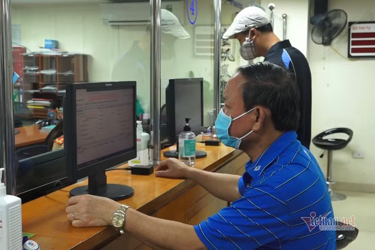 Mua biển số qua đấu giá, người dân hào hứng nhưng vẫn phải chờ