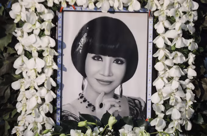 Di ảnh nghệ sĩ Thanh Kim Huệ (1954-2021). Ảnh: Quỳnh Trần