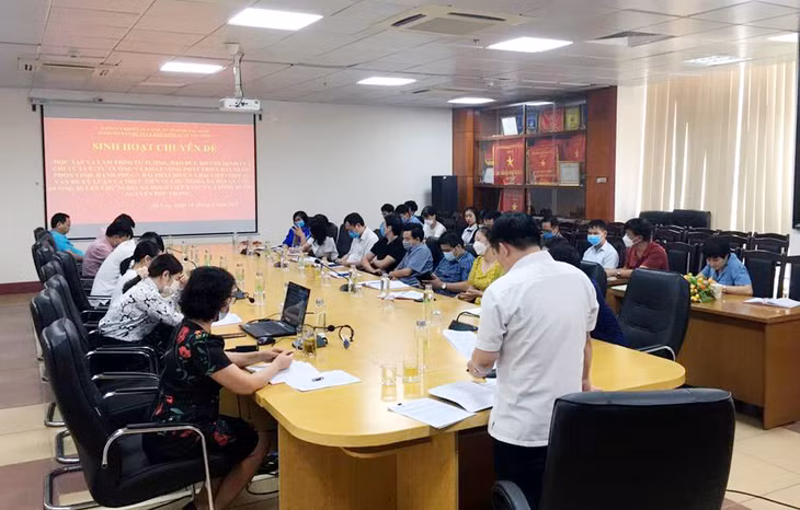 Đảng ủy Ban Quản lý KKT tỉnh sinh hoạt chuyên đề 