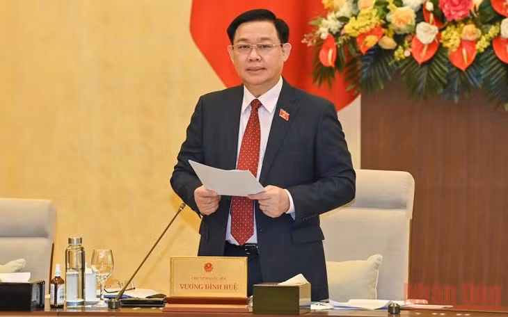 Chủ tịch Quốc hội Vương Đình Huệ phát biểu khai mạc phiên họp. (Ảnh: Duy Linh)
