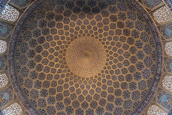 Trần của Nhà thờ Hồi giáo Sheikh Lotfollah.