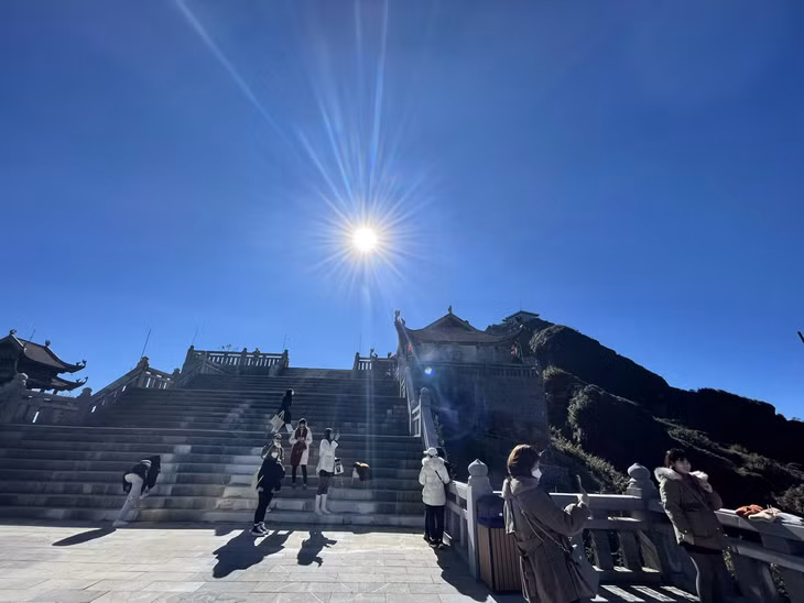 Sun World Fansipan Legend đón du khách trở lại sau gần 7 tháng ảnh 6