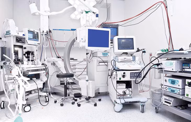 Không thực hiện việc kê khai giá trang thiết bị y tế trước khi lưu hành tại Việt Nam sẽ bị phạt tiền từ 15-20 triệu đồng