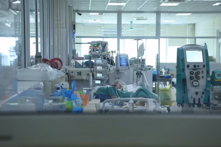Bên trong khu điều trị bệnh nhân COVID-19 tại Bệnh viện Bệnh nhiệt đới Trung ương. Ảnh: LH