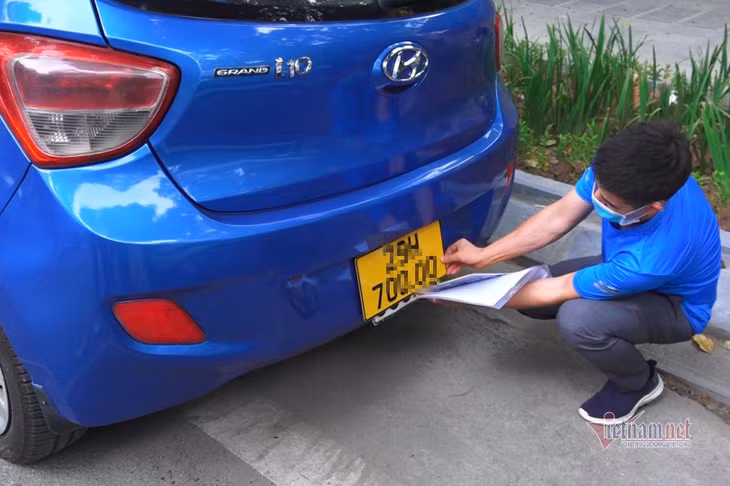 Biển số xe ô tô hiện nay bấm theo hình thức ngẫu nhiên