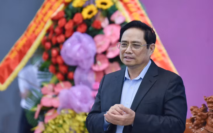 Thủ tướng: Càng khó khăn, phức tạp, tinh thần đại đoàn kết toàn dân tộc lại càng được phát huy mạnh mẽ, nhờ đó chúng ta đã kiểm soát được dịch bệnh, chăm lo an sinh xã hội cho hàng chục triệu người. Ảnh VGP/Nhật Bắc