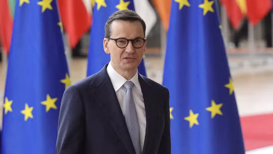 Thủ tướng Ba Lan Mateusz Morawiecki đến dự hội nghị thượng đỉnh EU tại tòa nhà Hội đồng Châu Âu ở Brussels, Bỉ, ngày 24/3/2023. Ảnh: AP