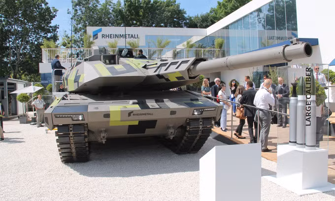 Nguyên mẫu Panther KF51 tại triển lãm ở thủ đô Paris, Pháp tháng 6/2022. Ảnh: Armada.