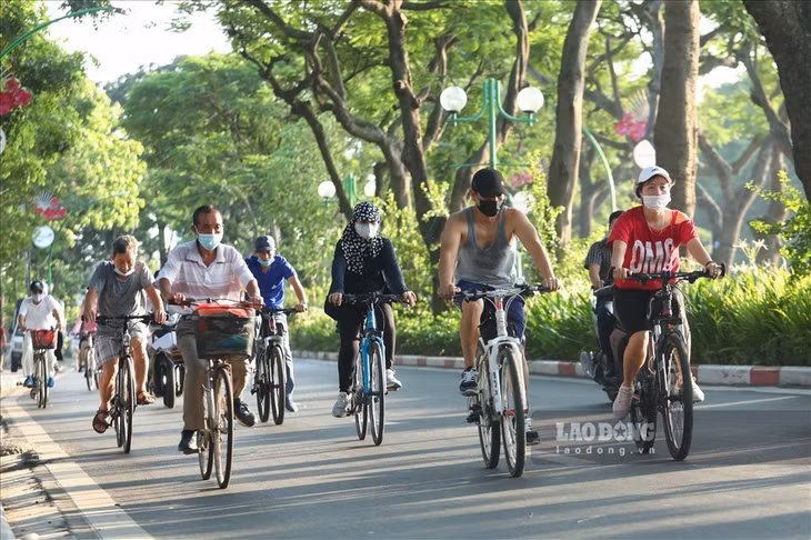 Đạp xe có nhiều lợi ích với sức khoẻ, đặc biệt với những người mắc tiểu đường. Ảnh: Tô Thế.