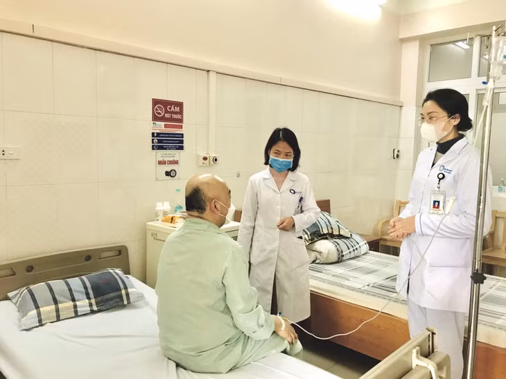 Bệnh nhân bị nhiễm khuẩn huyết và viêm màng não do liên cầu khuẩn lợn được điều trị khỏi bệnh tại Bệnh viện Bãi Cháy. Ảnh: Mạc Thảo (CTV)