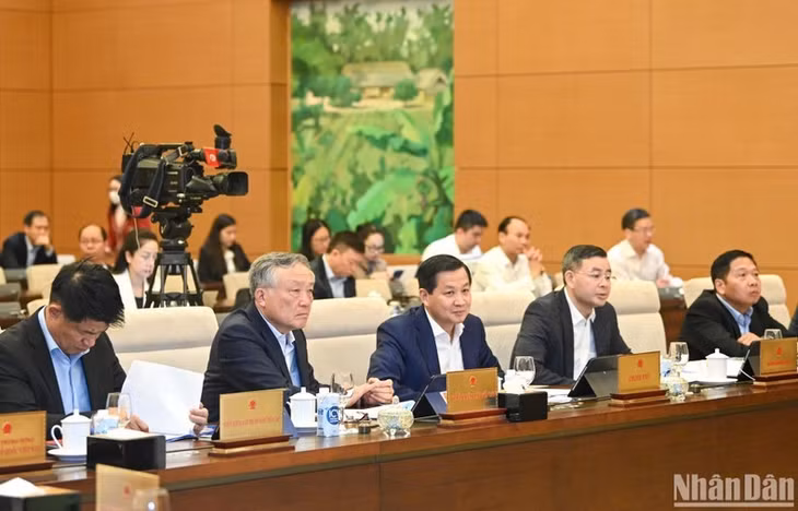 Các đại biểu dự phiên họp 20 của Ủy ban Thường vụ Quốc hội. (Ảnh: DUY LINH)