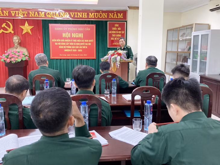 Các đại biểu tham dự hội nghị.