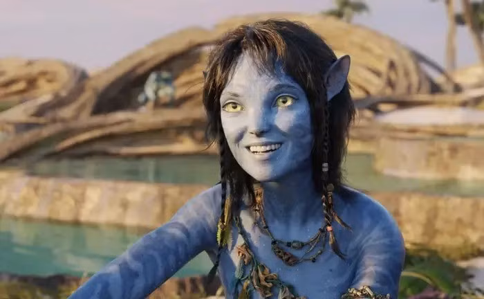 Avatar: The Way of Water là tác phẩm giúp James Cameron trở thành đạo diễn duy nhất trong lịch sử có phim vượt mốc doanh thu 2 tỷ USD. Ảnh: The Way of Water.