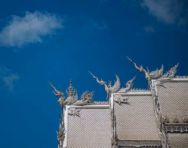 Mỗi hình tượng đều được chăm chút để không chỉ trở thành một tác phẩm mỹ thuật mà còn mang cả những thông điệp sâu sắc về tôn giáo và giáo dục (Ảnh: Internet)