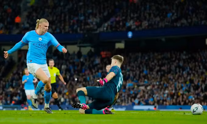 Tình huống Haaland mở tỷ số trước Burnley. Ảnh: AP