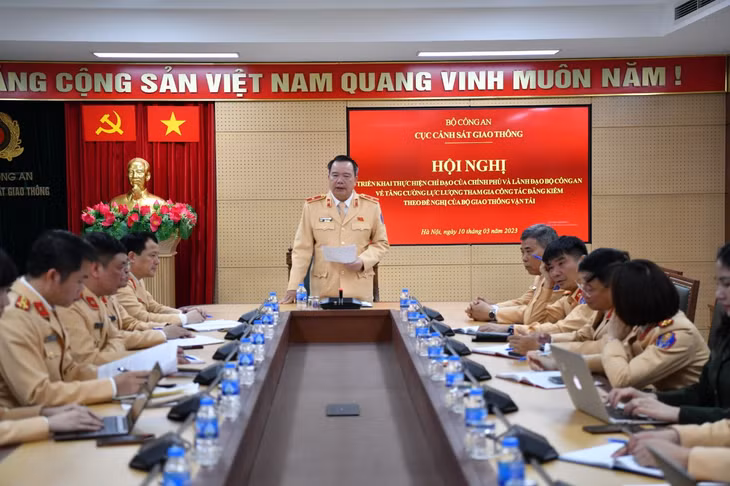 Thiếu tướng Nguyễn Văn Trung, Cục trưởng Cục CSGT chủ trì hội nghị.