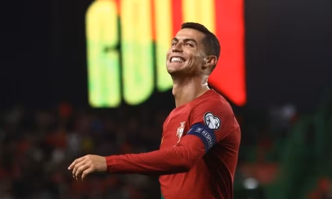 Ronaldo ghi hai bàn trong trận thứ 197 khoác áo đội tuyển Bồ Đào Nha. Ảnh: Reuters