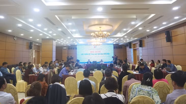 Hơn 100 đại biểu tham dự hội nghị lấy ý kiến dự thảo Luật Đất đai (sửa đổi).