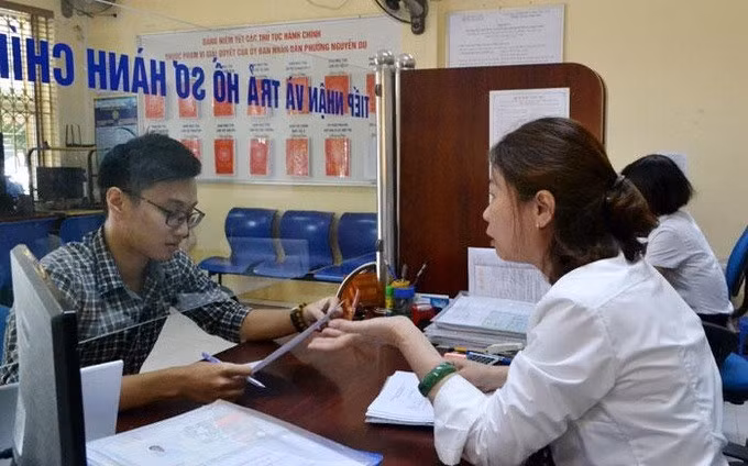 Nếu thực hiện theo dự thảo nghị định, Bộ Nội vụ ước tính số lượng cán bộ, công chức cấp xã trong cả nước tăng thêm 7.418 người so với quy định hiện hành (Ảnh minh họa: KTĐT).