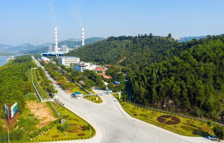 Cảnh quan Nhà máy Nhiệt điện Quảng Ninh.