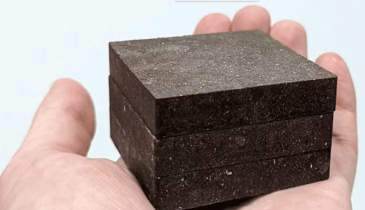 Để tạo ra StarCrete, các nhà khoa học đã sử dụng bụi ngoài Trái Đất trộn với tinh bột khoai tây cùng một chút muối để tạo ra vật liệu bền gấp đôi bê tông thông thường. StarCrete hoàn toàn phù hợp cho công trình xây dựng trong môi trường ngoài Trái đất, cụ thể là trên Mặt Trăng và Sao Hỏa.