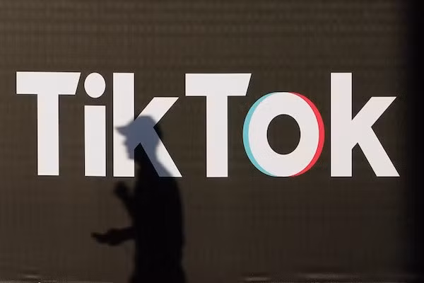 TikTok hiện có hơn 1 tỷ người dùng trên toàn thế giới và ước tính tạo ra doanh thu hơn 10 tỷ USD hàng năm.