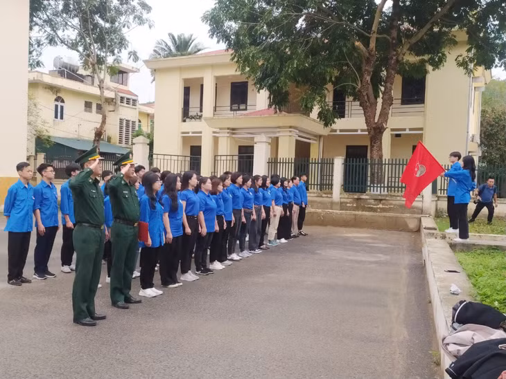 Lễ công nhận Đoàn viên mới được tổ chức trên tuyến biên giới Bình Liêu.