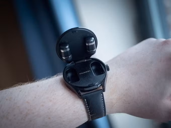 Watch Buds là chiếc đồng hồ thông minh 2 trong 1 đầu tiên của Huawei (Ảnh: Tom's Guide).