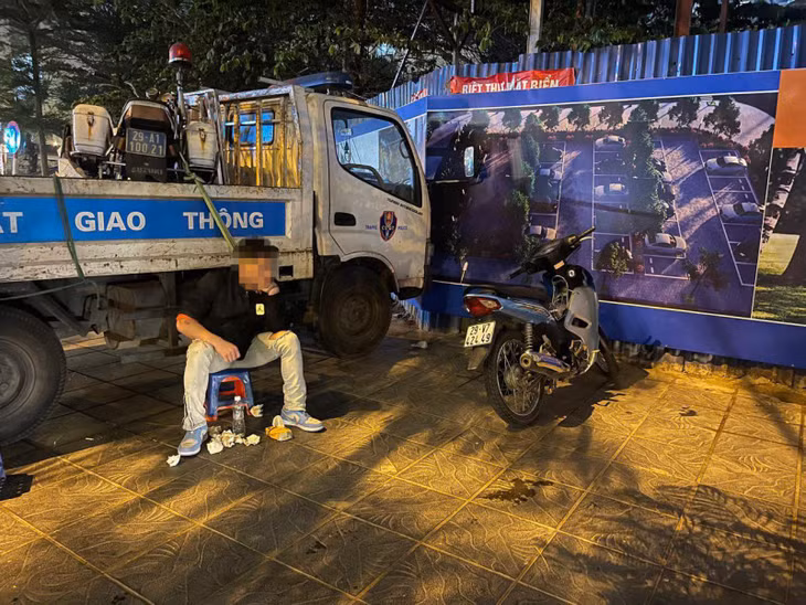 P.M.D. sau khi được đưa vào chốt liên tục nói không nhớ được gì và cũng không rõ gây tai nạn như nào.