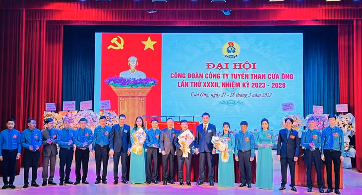 Ra mắt Ban chấp hành Công đoàn Công ty Tuyển than Cửa Ông khóa XXXII.