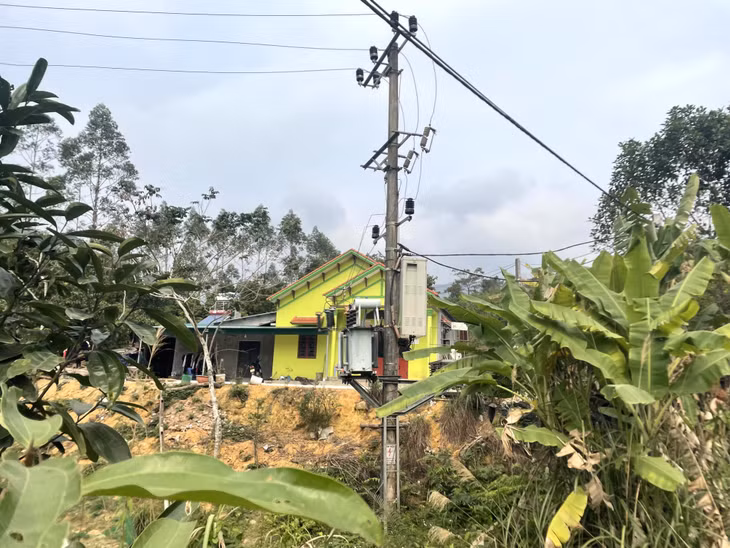 Trạm biến áp tại thôn Quế Sơn, công suất 50 KVA-35/0,4KV, chất lượng điện áp chưa đảm bảo, nhất là vào giờ cao điểm.
