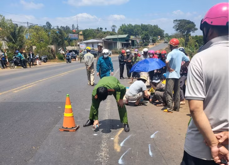 Hiện trường vụ tông học sinh tử vong rồi lái xe rời khỏi hiện trường - Ảnh: TÂM AN