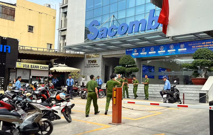 Đến chiều ngày 6/3, Công an vẫn đang khám xét trụ sở Công ty Cổ phần kinh doanh F88 trên đường Nguyễn Oanh (quận Gò Vấp). Ảnh: CTV