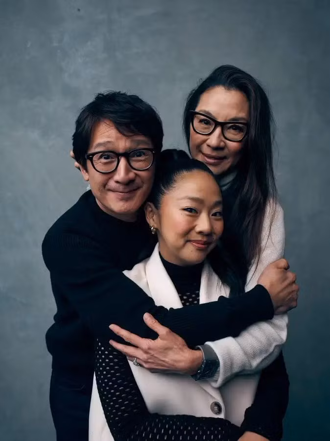 Ba ngôi sao gốc Á nhận đề cử Oscar của "Everything Everywhere All at Once": Quan Kế Huy, Stephanie Hsu và Dương Tử Quỳnh (từ trái qua). Ảnh: Film Update