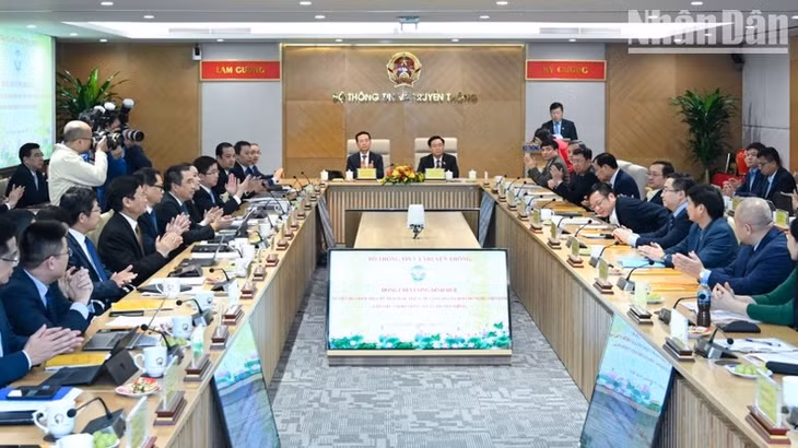 Quang cảnh buổi làm việc tại trụ sở Bộ Thông tin và Truyền thông. (Ảnh: Duy Linh)