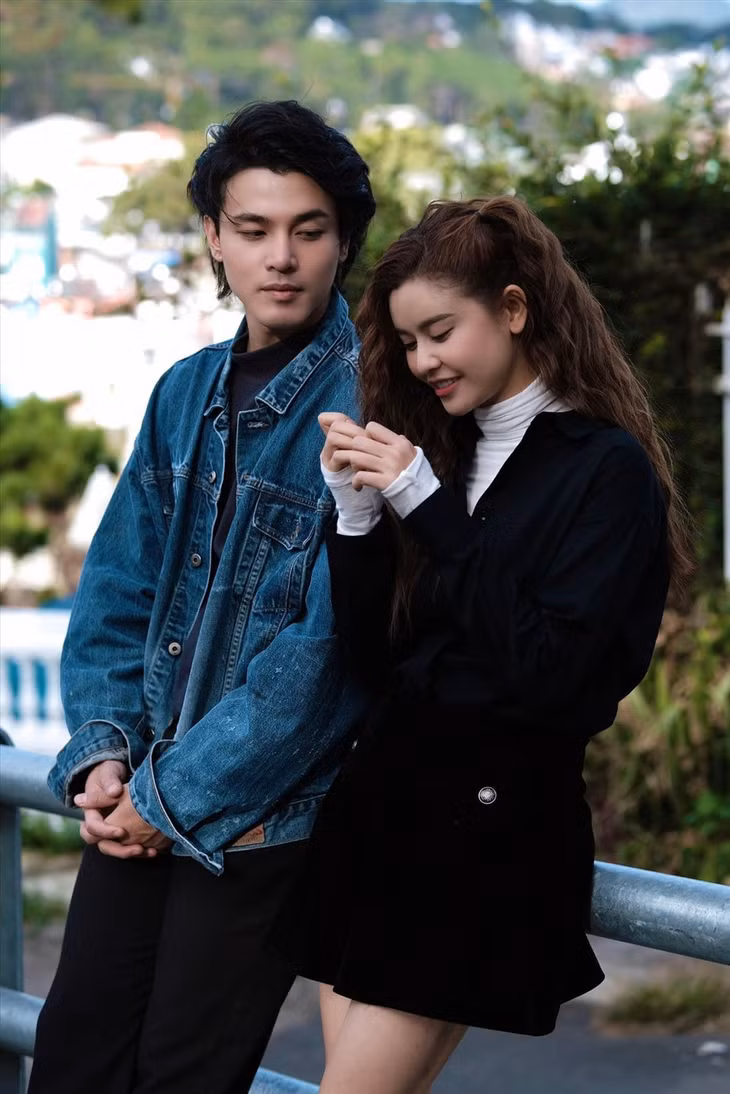 Trương Quỳnh Anh và Khương Lê trong phim “Siêu trợ lý”. Ảnh: Facebook Trương Quỳnh Anh