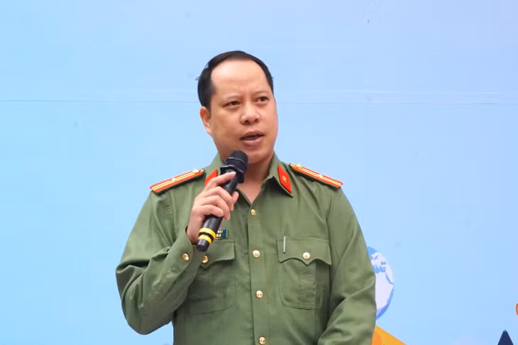 Thiếu tá Triệu Thành Đạt, chuyên viên chính Cục Đào tạo, Bộ Công an (Ảnh: Nguyễn Liên)