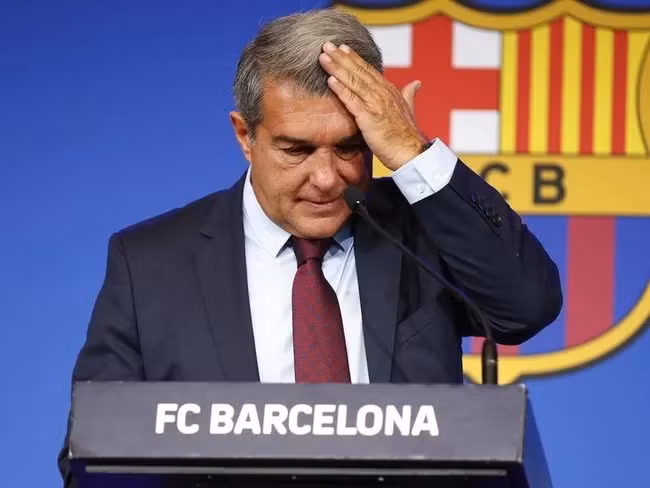 Barca có thể đối diện với nhiều khó khăn tài chính hơn nếu bị UEFA cấm đá Cúp C1