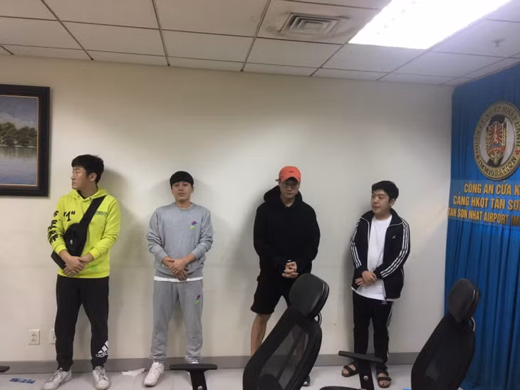 Các đối tượng truy nã quốc tế người Hàn Quốc thời điểm bị Công an Việt Nam bắt giữ.