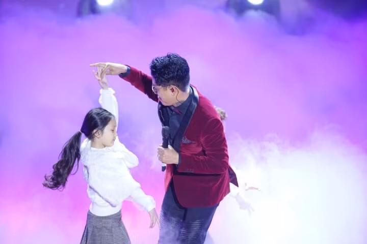 Từ khi có con gái, Tuấn Hưng thay đổi rất nhiều.