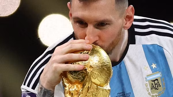 Các câu lạc bộ trên thế giới được tăng mức đãi ngộ khi có cầu thủ dự World Cup. Ảnh: Reuters.