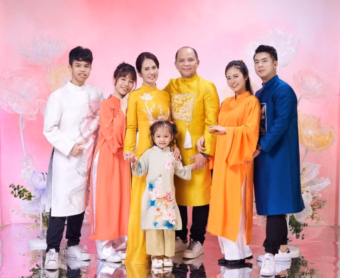 Gia đình của Anh Tuấn - Nguyệt Hằng (Ảnh: Facebook nhân vật).