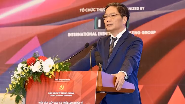 Trưởng Ban Kinh tế Trung ương Trần Tuấn Anh phát biểu khai mạc diễn đàn.