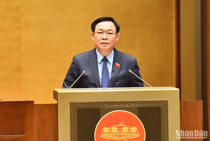 Chủ tịch Quốc hội Vương Đình Huệ phát biểu kết thúc phiên chất vấn nhóm vấn đề thứ tư thuộc lĩnh vực giao thông vận tải. (Ảnh: ĐĂNG KHOA)