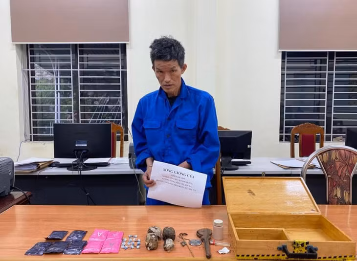 Sồng Giống Của cùng tang vật tại cơ quan Công an