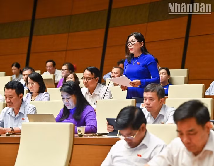 Đại biểu Bố Thị Xuân Linh - Đoàn đại biểu Quốc hội tỉnh Bình Thuận. (Ảnh: DUY LINH)