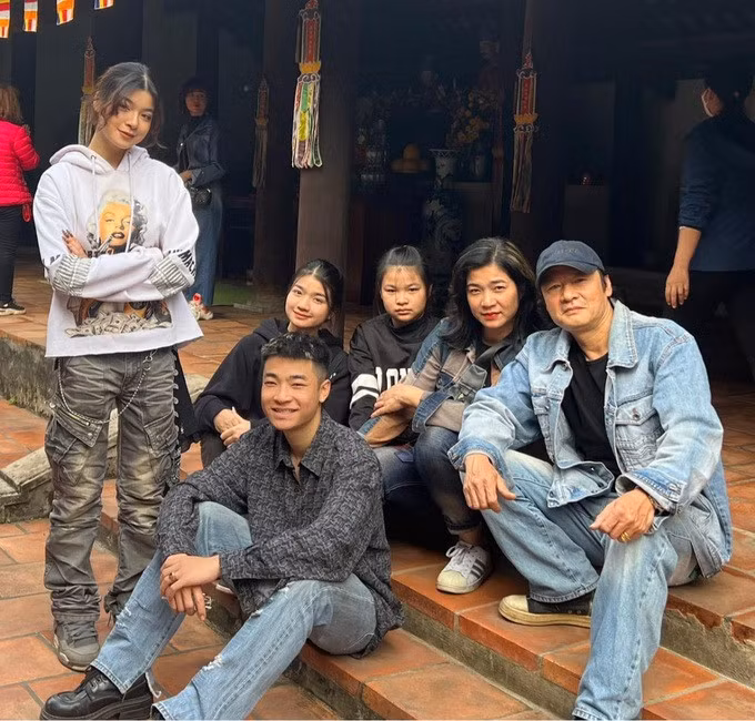 Gia đình NSƯT Võ Hoài Nam (Ảnh: Facebook nhân vật).