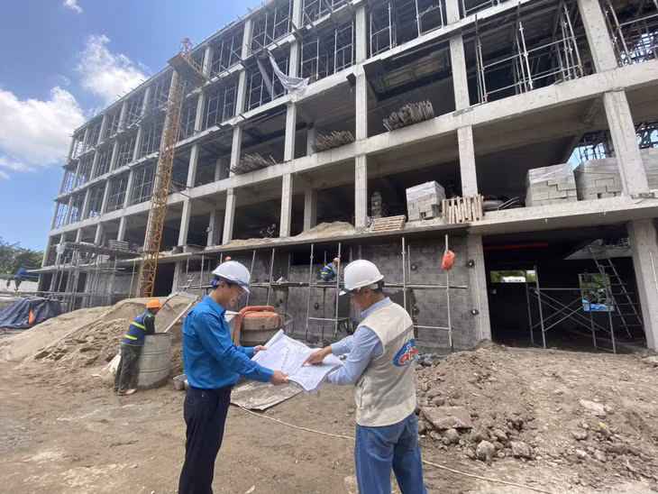 Dự án đầu tư xây dựng nâng cấp, mở rộng Bệnh viện Phổi Quảng Ninh đang được Công ty TNHH MTV Đầu tư phát triển nhà và hạ tầng Quảng Ninh, đẩy nhanh thi công.