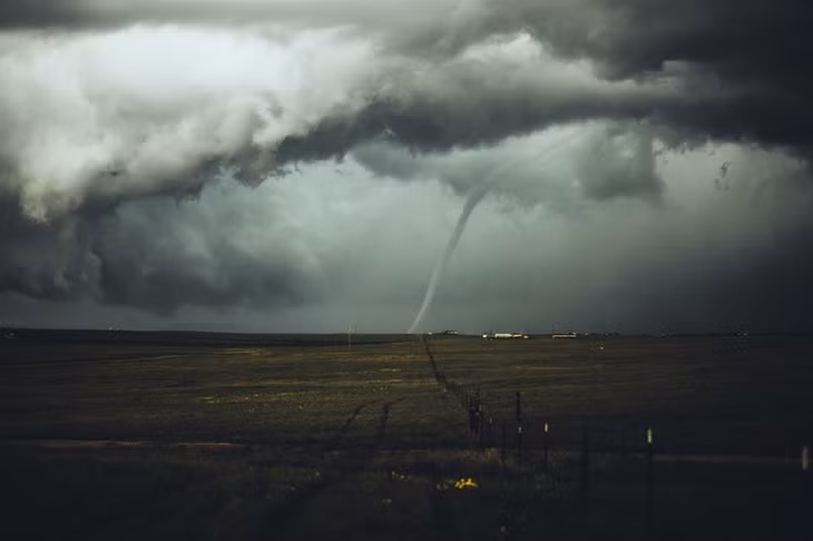 Tornado Alley là địa điểm được du khách lựa chọn trải nghiệm săn lốc xoáy. Ảnh: Nikolas Noonan/Unsplash.