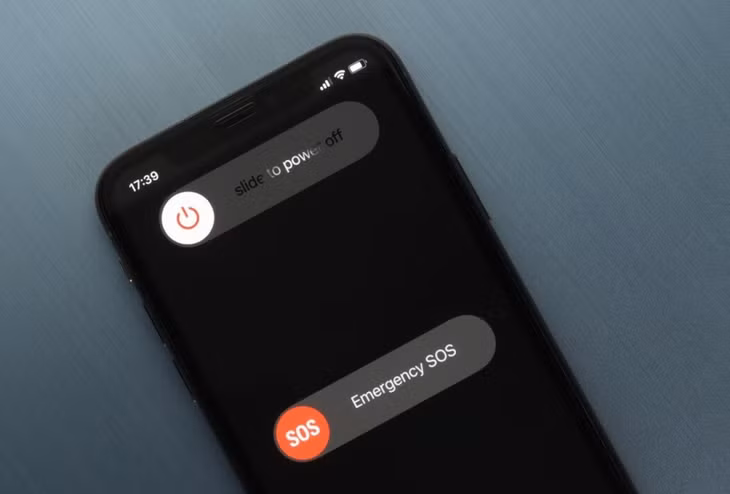 Giao diện tắt nguồn của iPhone. Ảnh: PCMag.